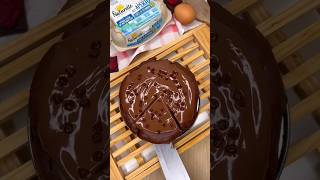 TORTA DE CHOCOLATE 🍫 SOLO CON 2 INGREDIENTES 🤯 cake rapidoyfacil chocolate shortsvideo [upl. by Lledroc]