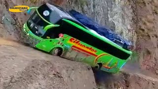 Top 10 Autobuses Locos VS Carreteras Peligrosas [upl. by Treve]