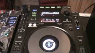 Pioneer CDJ900 Using the USB [upl. by Moule]