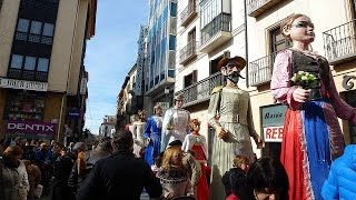 Gigantes y Cabezudos en Carnaval de Soria 2016 [upl. by Yeltnarb]