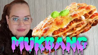 Mukbang  Vegitarisk lasagne [upl. by Orville]