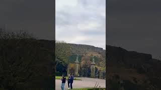 Der Holyrood Park vom Palace aus 🏴󠁧󠁢󠁳󠁣󠁴󠁿⛪️ travel travel2024 scotland travelvlog [upl. by Glory]