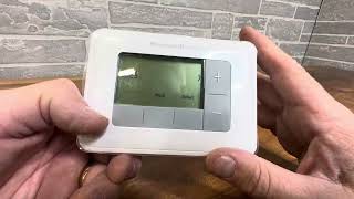 Avis sur le thermostat programmable 2 jours Honeywell Home RTH6360D1002 5 [upl. by Nehtiek540]