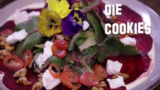 Rote Beete Carpaccio mit Mix Salat Himbeerdressing Ziegenkäse und karamelisierten Walnüssen 8 [upl. by Anagrom101]