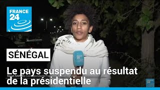 Présidentielle au Sénégal  le pays suspendu au résultat • FRANCE 24 [upl. by Anirbys]