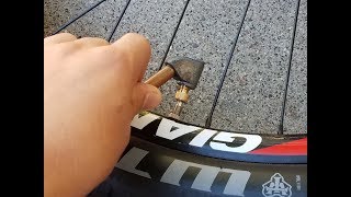 How to use a presta valve Adapter [upl. by Hoyt98]