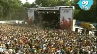 Bloc Party  Banquet live  MTV Campus Invasion 2005 [upl. by Anelhtac]