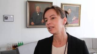 Familienministerin Sophie Karmasin im Interview [upl. by Swope]