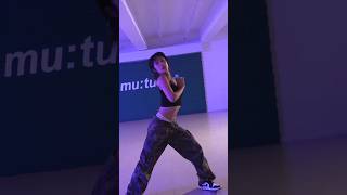 Minny Park kill it 🔥🔥 dance chrisbrown juice 미니팍 soll choreography [upl. by Icyac]