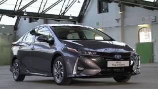 Toyota Prius Plugin Hybrid  Wygląd wnętrze i wyposażenie [upl. by Asital932]