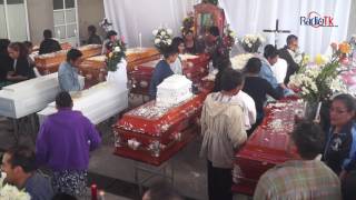 Sepultan a los asesinados de Coxcatlán [upl. by Vinia]