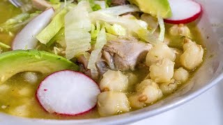 Pozole Verde de Pollo  Recetas Mexicanas Faciles [upl. by Heer234]