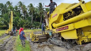 EXCAVATOR SUMITOMO SELAMATKAN MESIN PADI LEKAT LIAQ MENGELIAQ 2023 [upl. by Lutim]