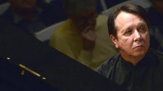 Mikhail Pletnev plays Bach  Harpsichord Concerto No 1 Gothenburg 2005 [upl. by Shuping]