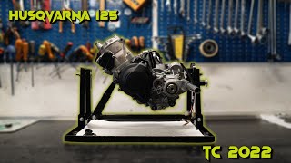 ASSEMBLAGGIO MOTORE HUSQVARNA TC 125 [upl. by Cirdec]