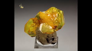 21381  WULFENITE Touissit Morocco [upl. by Sasnak825]