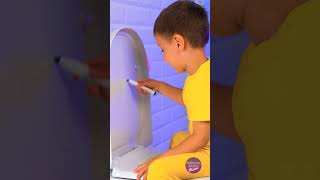 If your kid dont want to seat on the toilet try this parenting parentingtips toilet hacks [upl. by Tippets]