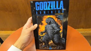 GODZILLA DOMINION GREG KEYES BOOK CLOSE UP AND INSIDE LOOK [upl. by Valina]