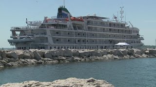 First cruise ship of the season arrives in Milwaukee [upl. by Ojyram864]