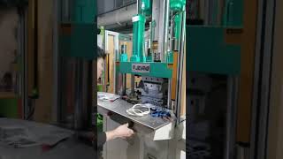 vertical injection molding machine make AC plug [upl. by Ahtibbat]