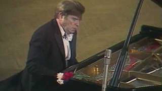 Gilels plays the Prelude in B minor Bach  Siloti [upl. by Oivalf962]