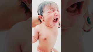 How to newborn baby bath tips An easy way to clean newborn babys eyes nose and ears [upl. by Hung]