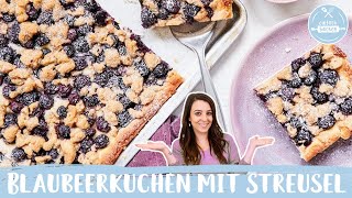 Blaubeerkuchen mit Streusel  Schneller Heidelbeerkuchen vom Blech 🫐 😍  Einfach Backen [upl. by Sucramat]