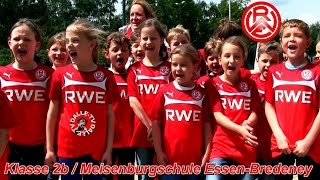 Rot Weiss Essen  Einlaufkids  Klasse 2b  MeisenburgschuleEssen [upl. by Tnairb]