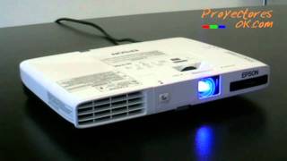 Epson 1775W proyector portátil con lámpara de bajo coste [upl. by Eurydice]