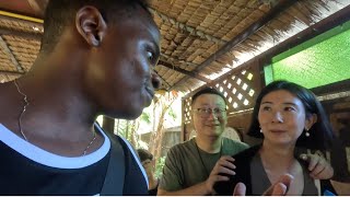 Chinese Lady Beat Black Man For Speaking Fluent Chinese In Thailand [upl. by Yecnahc]