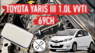 Remplacer le filtre à air sur une Toyota Yaris 10l VVTI 69ch en seulement 1 minute [upl. by Nahsyar573]