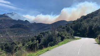 Les incendies en Corse qui ont ravagé plus dun millier dhectares ne sont pas encore maîtrisés [upl. by Oileduab202]