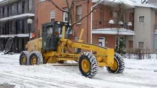 DETROIT DIESEL SNOWBLOWER LOADING PETERBILT  INTL TRUCKS [upl. by Mccowyn973]