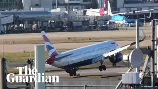 Storm Corrie BA plane aborts landing at Heathrow due to high winds [upl. by Aititil805]