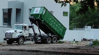 Camion recolector de basura de Urvaseo [upl. by Marabel974]