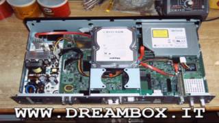 Dreambox DM8000  unpacking  montaggio HD DVD ventola e Tuner DTT [upl. by Assirhc]