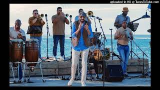 Juan Luis Guerra Guavaberry Pista Version LIVE Karaoke Demos [upl. by Tyne]