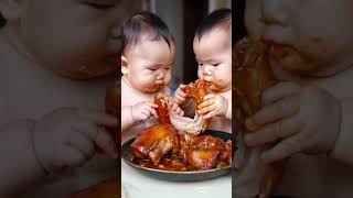 Twin brothers eat everything with relish cute little foodies confusing behaviors of human babi [upl. by Bobbee]