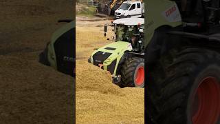 Silo Action claas fendt agriculture farming landwirtschaft tractor traktor lpgostharz [upl. by Pincus]