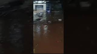 En Bonaire salen más imágenes de este centro comercial  inundación en Valencia tras la Dana [upl. by Abbotson]