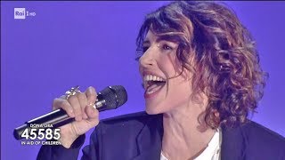 Giorgia  Questo immenso  Live  Pino è 2018 [upl. by Lorac]