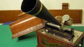 PHONOGRAPH  PHONOGRAPHE GRAPHOPHONE COLUMBIA quotATquot  1898 NO EDISON  FONOGRAFO COLUMBIA quotATquot [upl. by Meensat90]