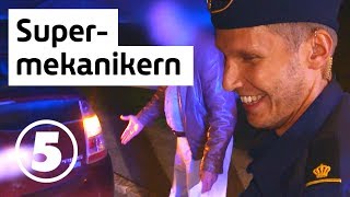 Södertäljepolisen  Bilist stoppad på grund av trasig baklykta  discovery Sverige [upl. by Selyn]