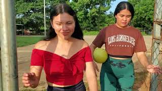 Wendy jugando futbol con Jasmin Aragón  nos venimos para la frontera  EL SALVADOR  GUATEMALA [upl. by Saraann]