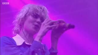 Grimes  Genesis Glastonbury 2016 [upl. by Hahsi]