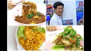 JB Ah Meng – Tasty White Pepper Crab and Salted Egg Prawn Roll At Geylang Lor 30 [upl. by Ennovy]