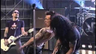 Velvet Revolver quotDirty Little Thingquot live Jay Leno Show 2005 [upl. by Enajyram]