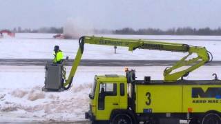 Deicing Air Canada [upl. by Idahs]