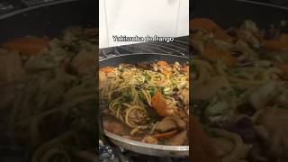 Yakissoba de frango sushi shorts [upl. by Parthen]