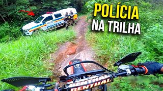 DEI DE CARA COM A POLÍCIA NA TRILHA [upl. by Ynove]